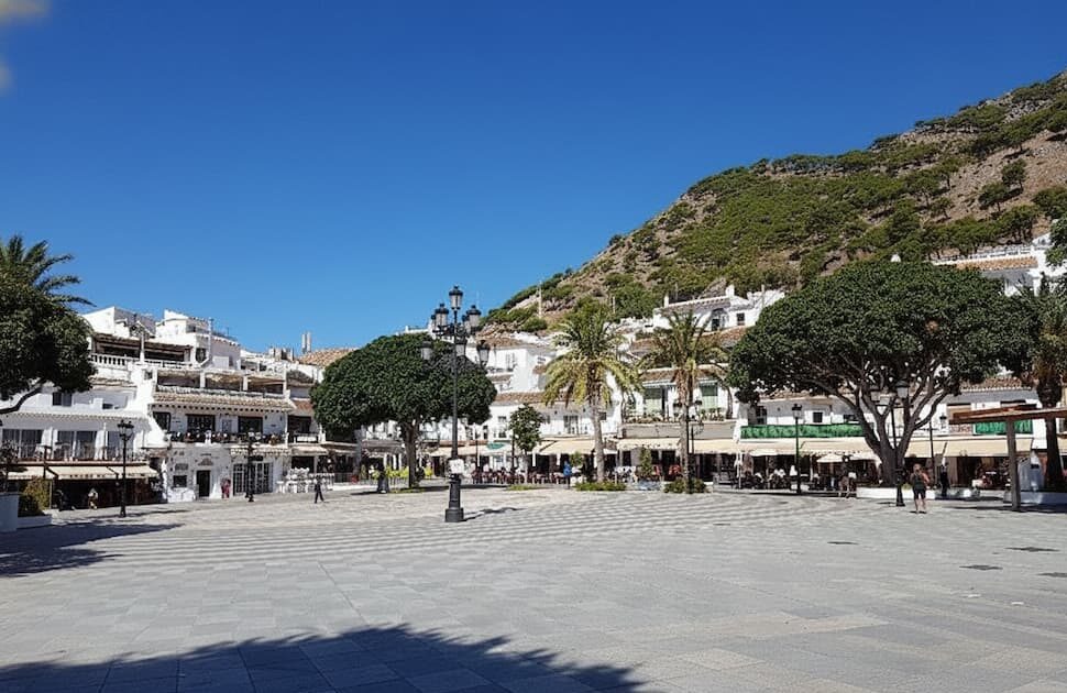 plaza de la constitucion mijas